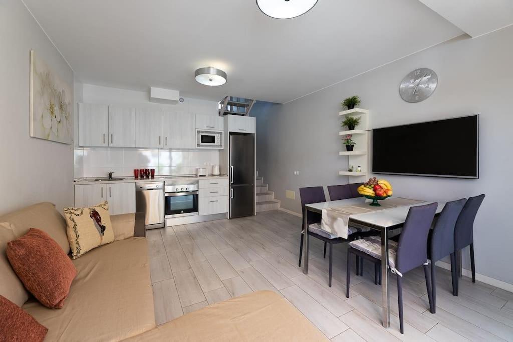 Beautiful Duplex In 3 Minutes Walking To The Beach In Playa De Las Americas Exteriör bild